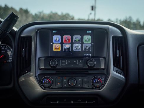Used 2018 Chevrolet Silverado 1500 LT w/ All Star Edition AWD/4WD image 31