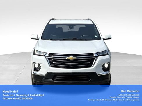 Used 2023 Chevrolet Traverse LT FWD image 2
