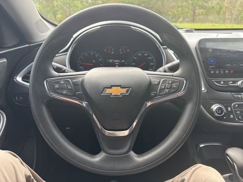 Used 2021 Chevrolet Malibu LT image 18