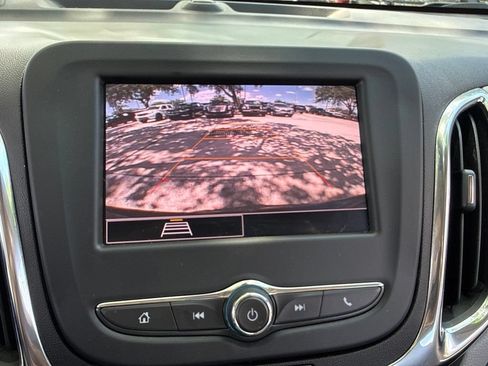 Used 2023 Chevrolet Equinox LS FWD image 30