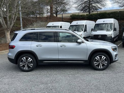 New 2026 Mercedes-Benz GLB 250 4MATIC image 9