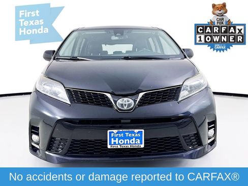 Used 2020 Toyota Sienna SE w/ SE Preferred Package image 2