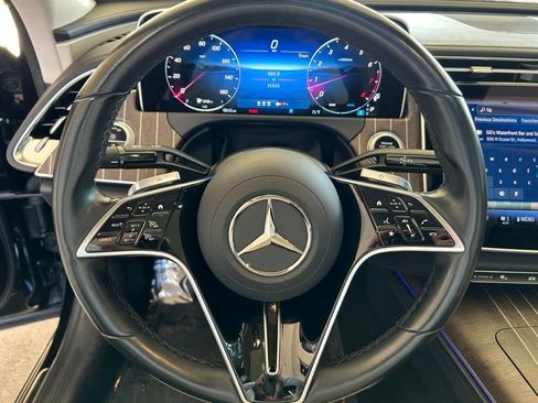 Used 2025 Mercedes-Benz E 350 4MATIC Sedan image 16
