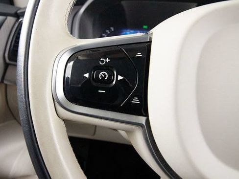 Certified 2025 Volvo XC90 T8 Plus w/ Protection Package Premier AWD/4WD image 17