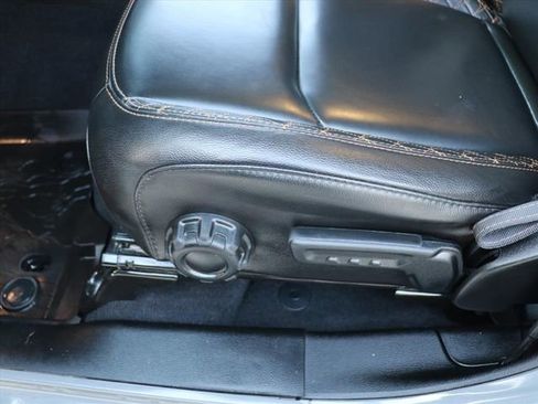 Used 2022 Jeep Gladiator Overland image 21