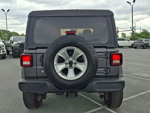 Used 2018 Jeep Wrangler Sport AWD/4WD image 5