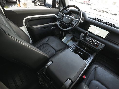 Used 2021 Land Rover Defender 90 X-Dynamic S AWD/4WD image 46