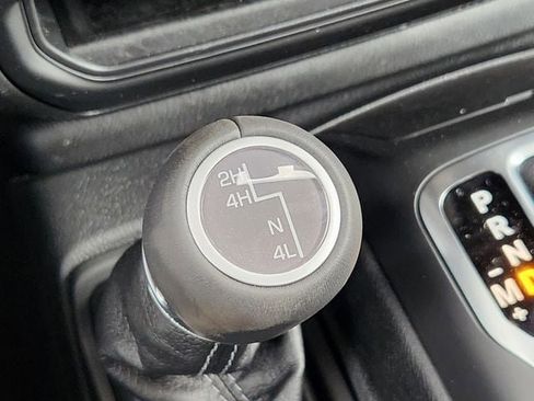 New 2026 Jeep Gladiator Sport AWD/4WD image 18