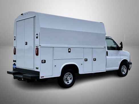 New 2025 Chevrolet Express 3500 w/ Power Convenience Package image 5