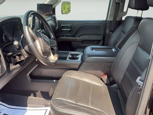 Used 2017 GMC Sierra 2500 Denali w/ Duramax Plus Package AWD/4WD image 12