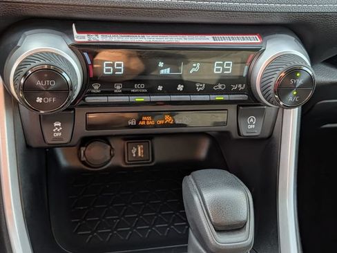 Certified 2025 Toyota RAV4 XLE w/ Convenience Package FWD image 17