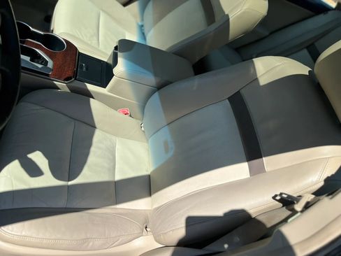 Used 2012 Toyota Camry XLE w/ Leather Pkg image 10