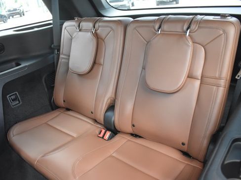 Used 2023 Lincoln Aviator Reserve w/ Equipment Group 201A AWD/4WD image 16
