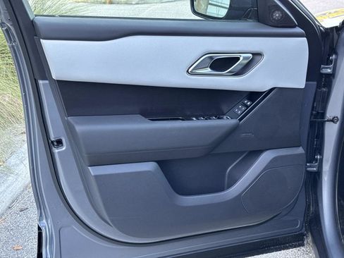New 2026 Land Rover Range Rover Velar Dynamic SE image 19