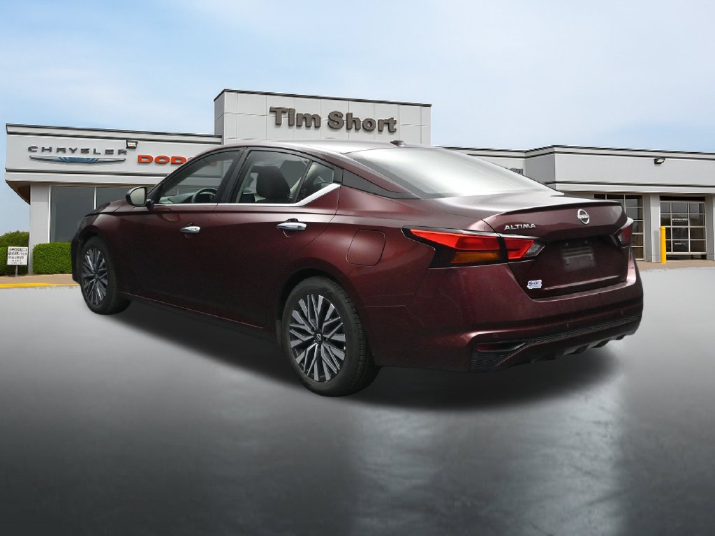 Used 2025 Nissan Altima 2.5 SV FWD image 3