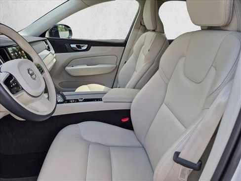 Used 2025 Volvo XC60 B5 Plus w/ Protection Package Premier AWD/4WD image 14