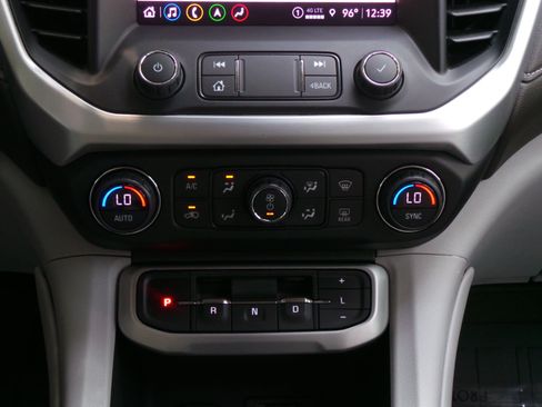 Used 2022 GMC Acadia SLT FWD image 14