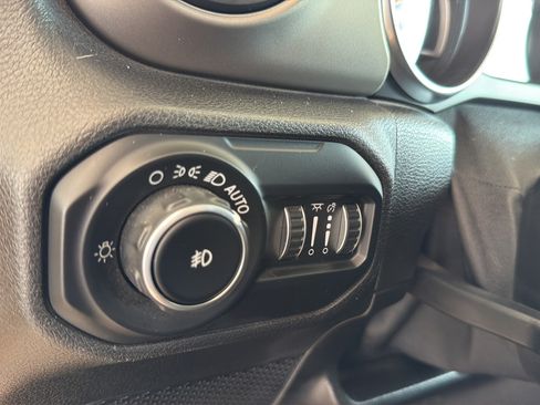 Used 2021 Jeep Wrangler Unlimited Sport AWD/4WD image 24