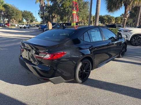 Used 2026 Toyota Camry SE image 7