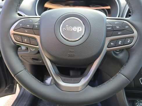 Used 2022 Jeep Cherokee Limited image 34