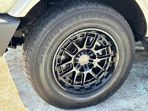 Used 2025 Ford Bronco Outer Banks AWD/4WD image 11