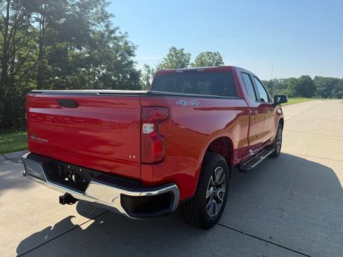 Used 2023 Chevrolet Silverado 1500 LT AWD/4WD image 3