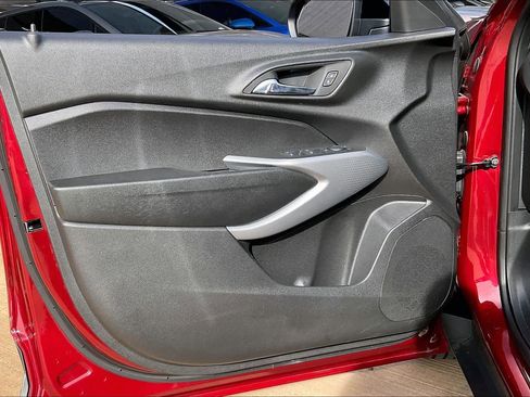 Certified 2025 Chevrolet Trax RS w/ Driver Confidence Package image 20