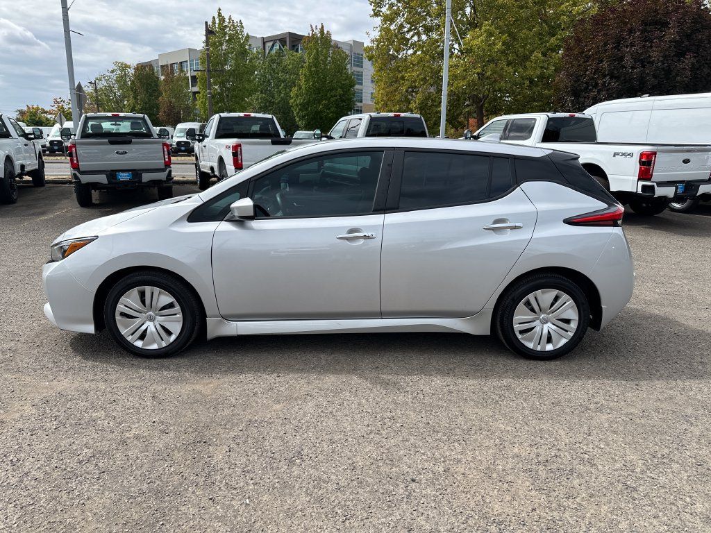 Used 2023 Nissan Leaf S FWD image 3