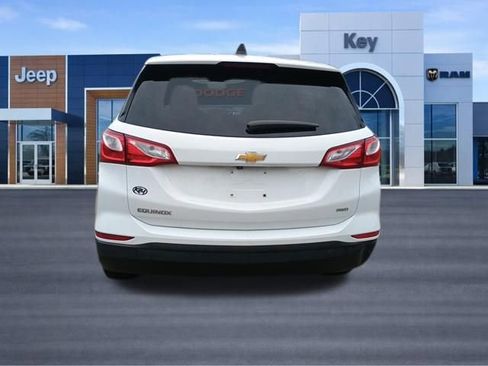 Used 2019 Chevrolet Equinox LS w/ LS Convenience Package image 4