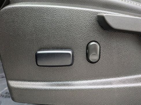 Used 2022 GMC Canyon Elevation w/ Elevation Premium Package image 20