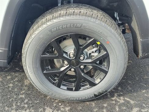 New 2026 Jeep Grand Cherokee Laredo image 6