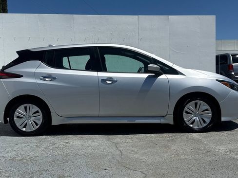 Used 2022 Nissan Leaf S FWD image 2