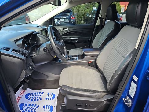 Used 2018 Ford Escape SE w/ SE Sport Appearance Package FWD image 9