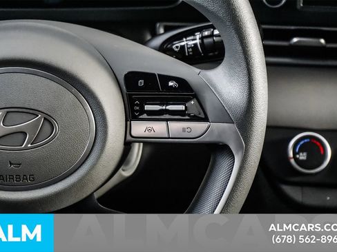 Used 2025 Hyundai Elantra SE image 27