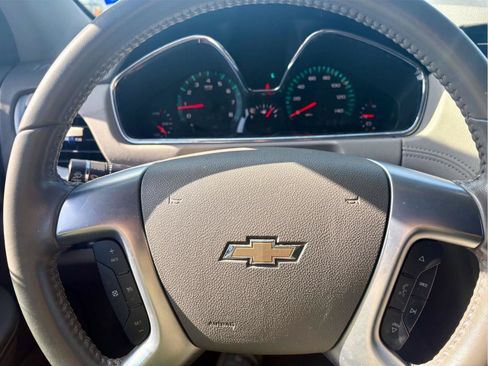 Used 2017 Chevrolet Traverse LT FWD image 16