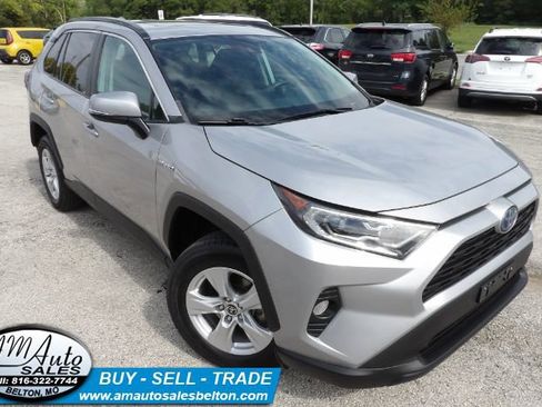 Used 2021 Toyota RAV4 XLE image 28