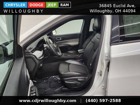 Used 2024 Jeep Compass Latitude AWD/4WD image 14