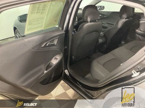 Used 2025 Chevrolet Malibu RS FWD image 19