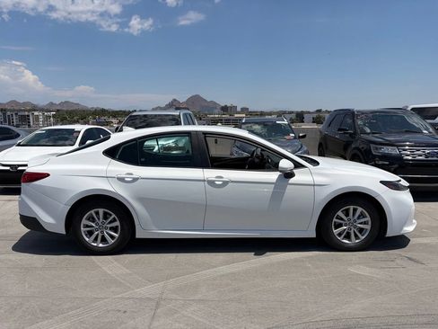 Used 2025 Toyota Camry LE FWD image 3