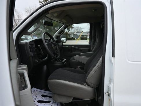 Used 2024 Chevrolet Express 2500 w/ Driver Convenience Package image 25