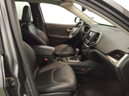 Used 2014 Jeep Cherokee Trailhawk w/ Comfort/Convenience Group AWD/4WD image 21