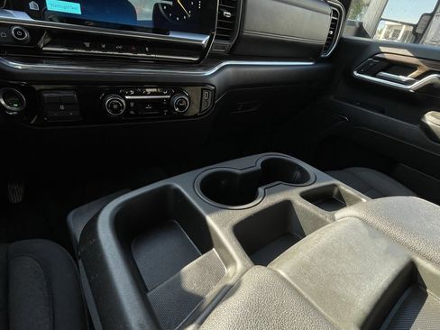 Used 2024 Chevrolet Silverado 2500 LT image 18