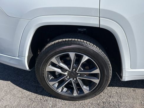 Used 2025 Jeep Grand Cherokee L Overland w/ Luxury Tech Group IV image 5