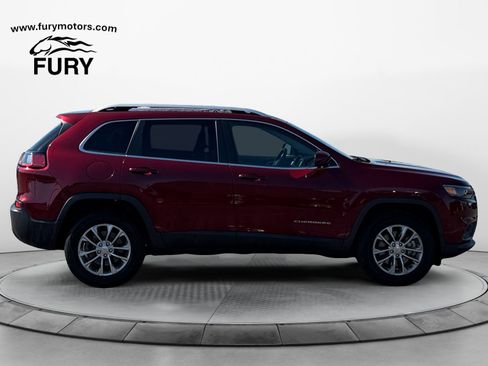 Used 2019 Jeep Cherokee Latitude Plus w/ Cold Weather Group AWD/4WD image 2