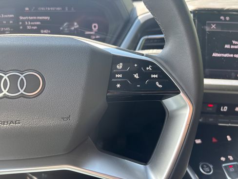 Used 2025 Audi Q4 e-tron Premium Plus image 44