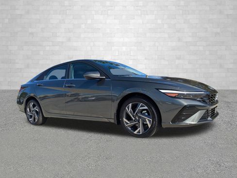 Certified 2025 Hyundai Elantra SEL image 1