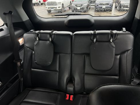 Used 2023 Ford Explorer XLT w/ Equipment Group 202A image 7