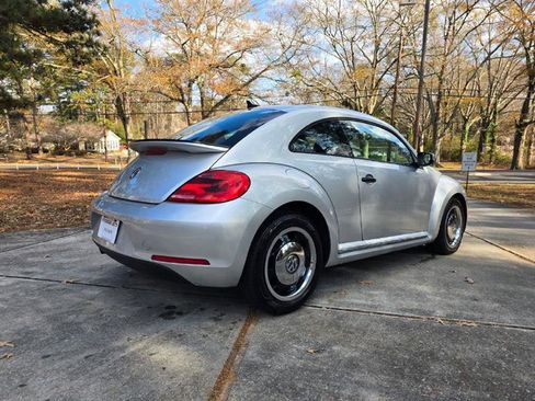 Used 2015 Volkswagen Beetle 1.8T Classic image 3