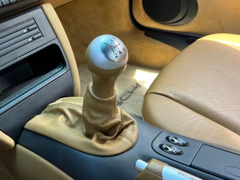 Used 1998 Porsche Boxster RWD image 24