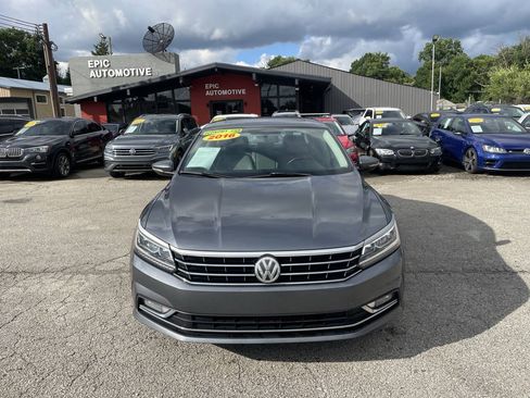 Used 2016 Volkswagen Passat 1.8T SE FWD image 2
